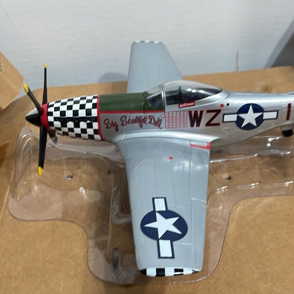 SpecCast Airplane Model - Picture 7 of 10